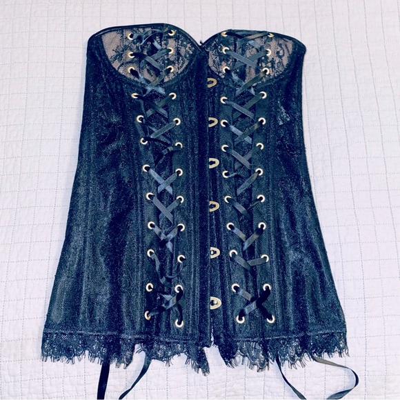 3 Corsets. Perfect condition. - Picture 3 of 3